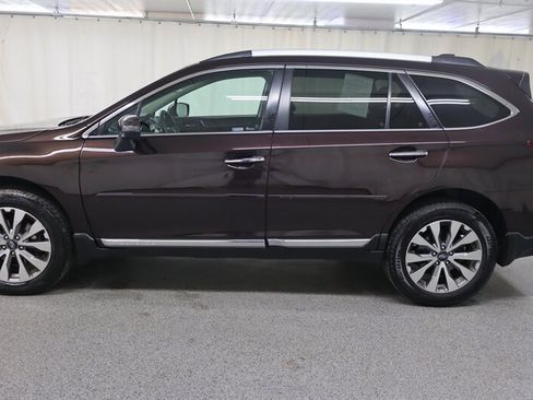 Used 2017 Subaru Outback 3.6R Touring AWD/4WD image 4