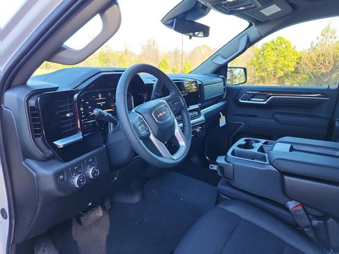 New 2026 GMC Sierra 1500 SLE image 11