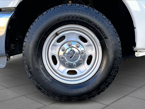 Used 2016 Ford F250 XL w/ Power Equipment Group image 10