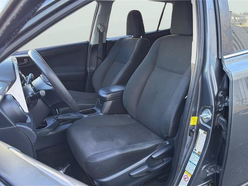 Used 2016 Toyota RAV4 LE AWD/4WD image 12