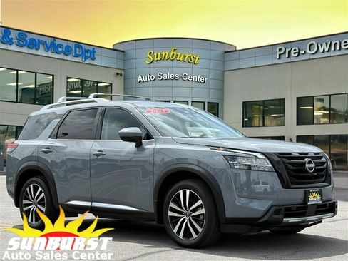 Used 2023 Nissan Pathfinder Platinum AWD/4WD image 1