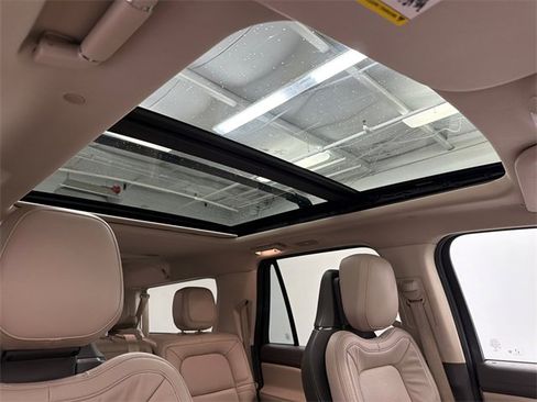 Used 2022 Lincoln Navigator L Reserve image 15