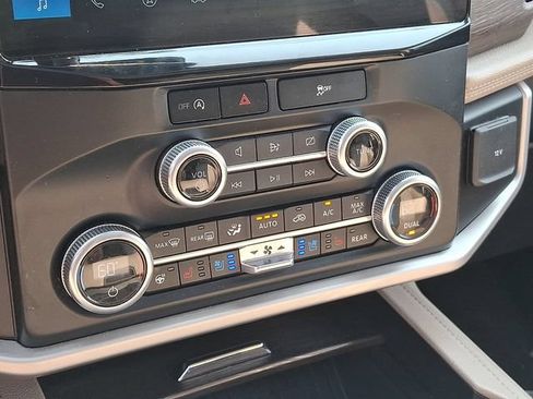 Used 2024 Ford Expedition Limited RWD image 19