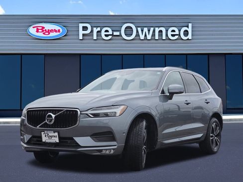 Used 2018 Volvo XC60 T6 Momentum w/ Advanced Package image 3