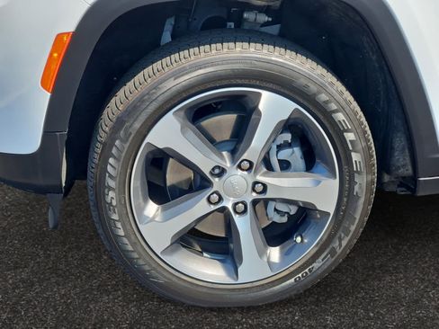 Used 2023 Jeep Grand Cherokee 4WD 4xe image 7