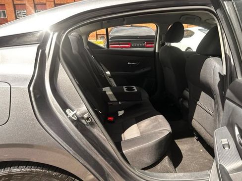 Used 2020 Nissan Sentra SV FWD image 17