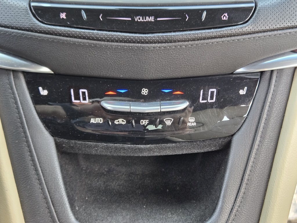 Used 2017 Cadillac XT5 Luxury w/ Driver Awareness Package FWD image 24