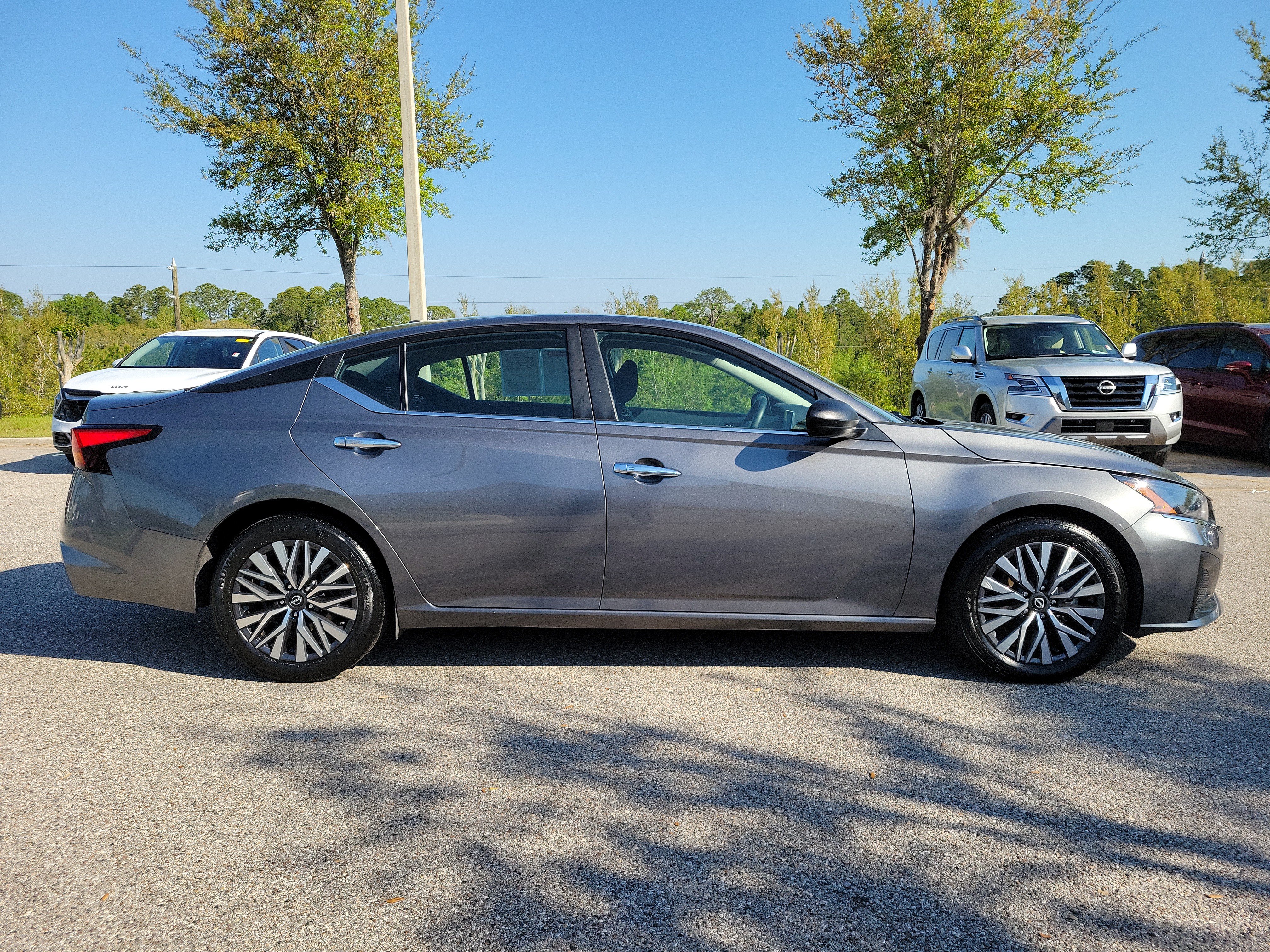 Certified 2024 Nissan Altima 2.5 SV FWD image 4