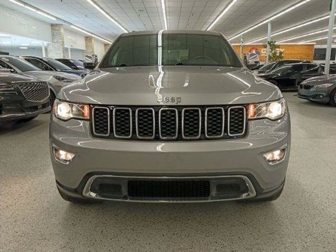 Used 2019 Jeep Grand Cherokee Limited AWD/4WD image 3