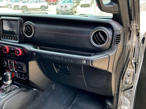 Used 2020 Jeep Wrangler Unlimited Rubicon w/ Quick Order Package 28Y Recon AWD/4WD image 17