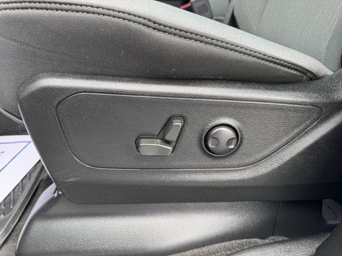 Used 2022 RAM 1500 Big Horn AWD/4WD image 16