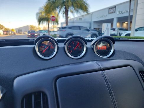 Used 2016 Nissan 370Z w/ Sport Package image 19