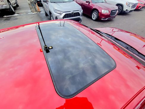 Used 2025 Cadillac CT4 Luxury image 16