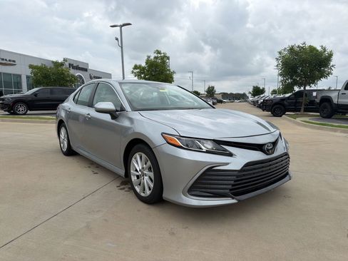 Used 2024 Toyota Camry LE FWD image 7