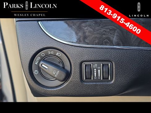 Used 2013 Chrysler Town & Country Touring image 26