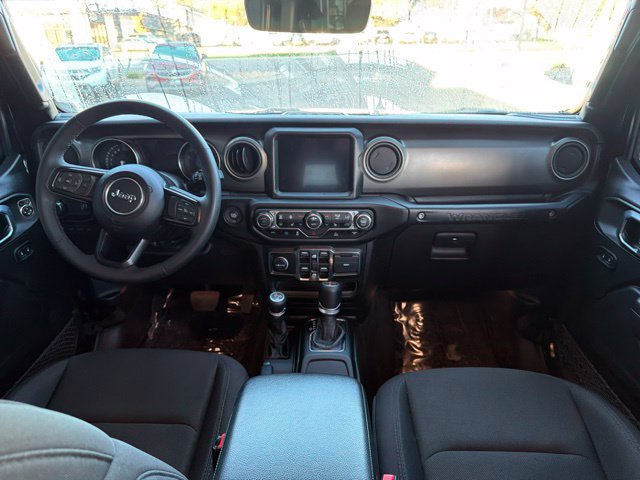 Used 2023 Jeep Wrangler Unlimited w/ Cold Weather Group AWD/4WD image 15