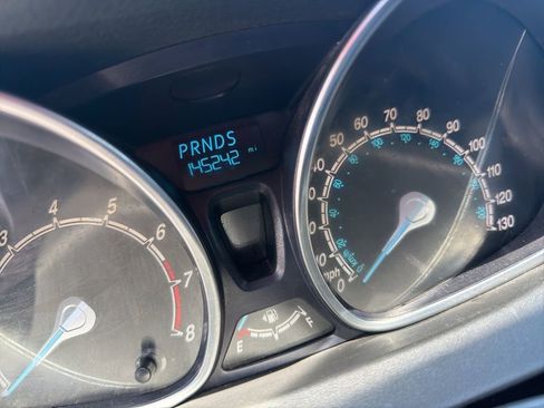 Used 2014 Ford Fiesta SE image 2