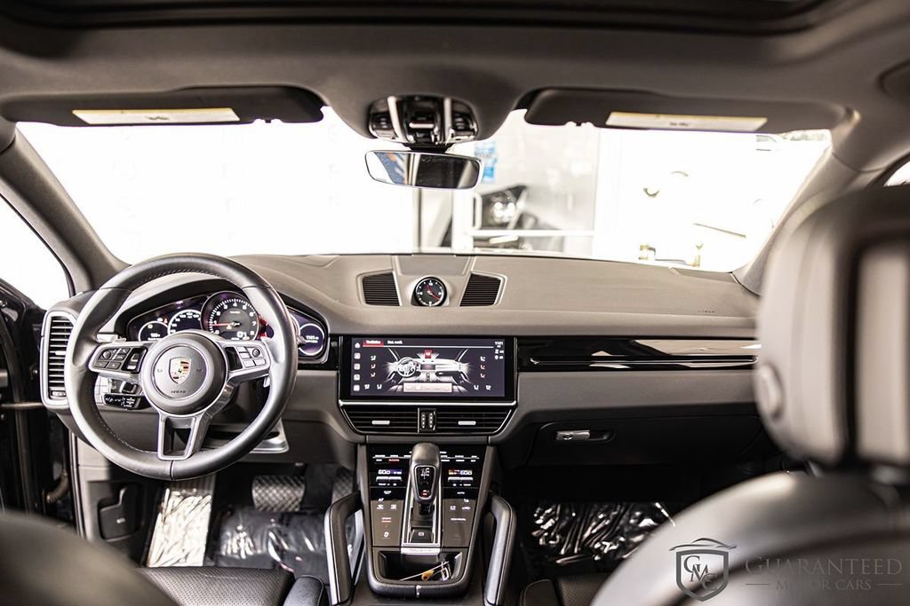Used 2023 Porsche Cayenne w/ Premium Package AWD/4WD image 36