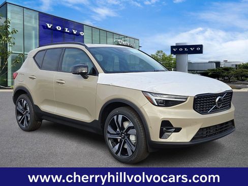 New 2026 Volvo XC40 B5 Ultra w/ Climate Package image 1