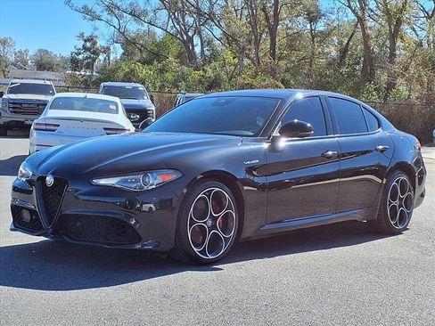 Used 2023 Alfa Romeo Giulia Veloce image 3