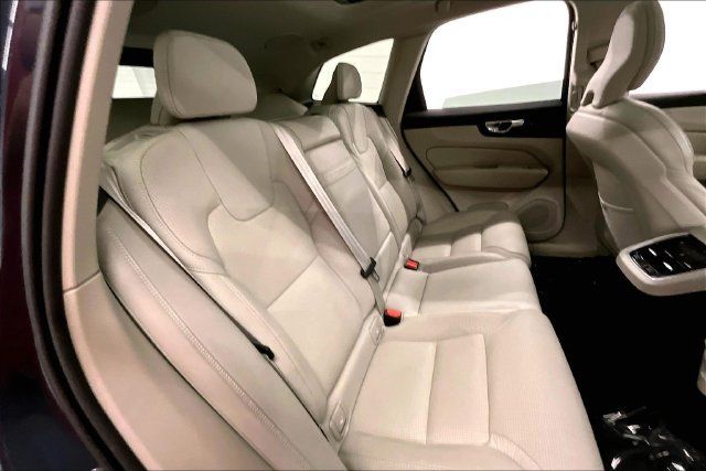 Used 2021 Volvo XC60 T5 Inscription w/ Advanced Package AWD/4WD image 26