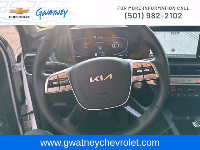 Used 2025 Kia Telluride LX FWD image 16