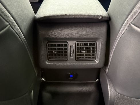 Used 2020 Toyota Camry XSE image 17