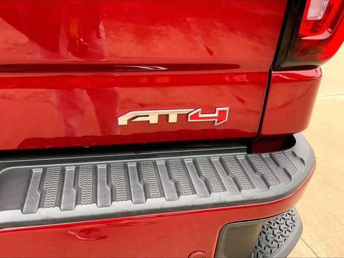 Used 2021 GMC Sierra 1500 AT4 w/ AT4 Premium Package AWD/4WD image 10