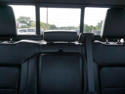 Used 2019 GMC Sierra 1500 SLT w/ SLT Premium Plus Package AWD/4WD image 32
