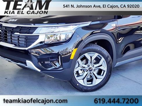 New 2026 Kia Seltos LX FWD image 3