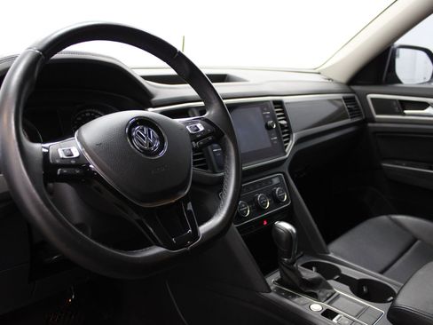 Used 2019 Volkswagen Atlas SE w/ Panoramic Sunroof Package FWD image 18