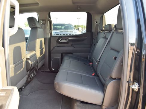 Used 2026 GMC Sierra 1500 SLT AWD/4WD image 19