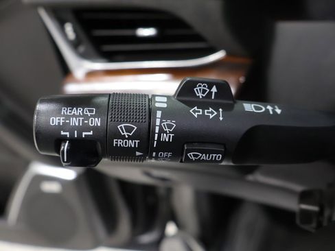 Used 2018 Cadillac Escalade ESV Premium Luxury AWD/4WD image 43