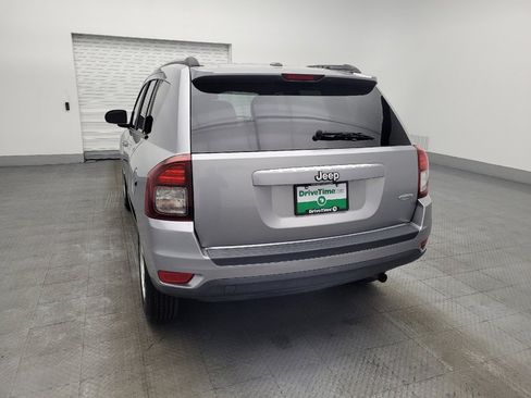 Used 2016 Jeep Compass Latitude image 6