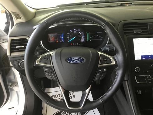 Used 2020 Ford Fusion SE w/ Equipment Group 151A image 10