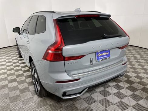 Certified 2025 Volvo XC60 T8 Plus w/ Protection Package Premier AWD/4WD image 9