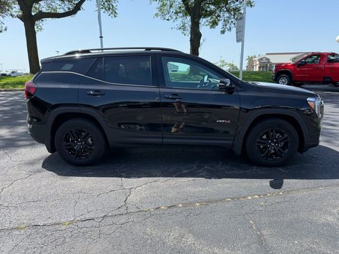 Used 2024 GMC Terrain AT4 AWD/4WD image 4