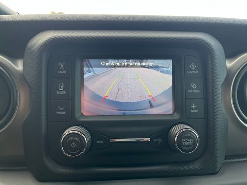 Used 2018 Jeep Wrangler Unlimited Sport S image 21