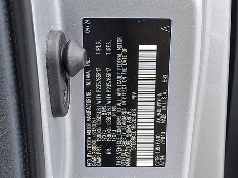 Used 2024 Toyota Sienna LE image 27