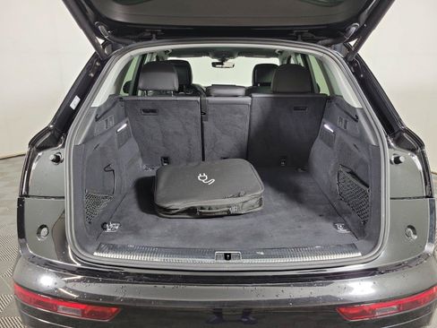 Used 2023 Audi Q5 e Premium Plus w/ Premium Plus Package AWD/4WD image 10