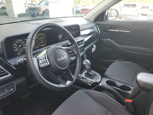 Certified 2024 Kia Seltos S FWD image 21