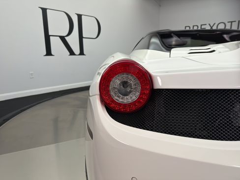 Used 2013 Ferrari 458 Spider RWD image 36