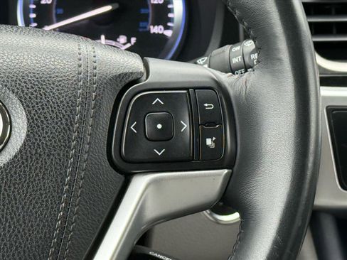 Used 2015 Toyota Highlander Limited image 18