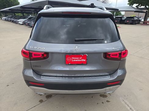 Used 2023 Mercedes-Benz GLB 250 4MATIC w/ Premium Package image 5