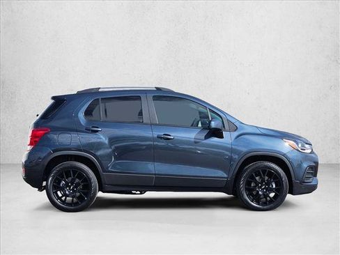 Used 2022 Chevrolet Trax LT w/ Driver Confidence Package AWD/4WD image 4