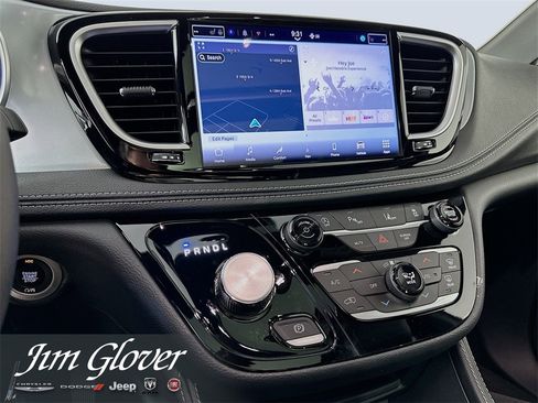 New 2026 Chrysler Pacifica Limited w/ S Appearance Package image 31