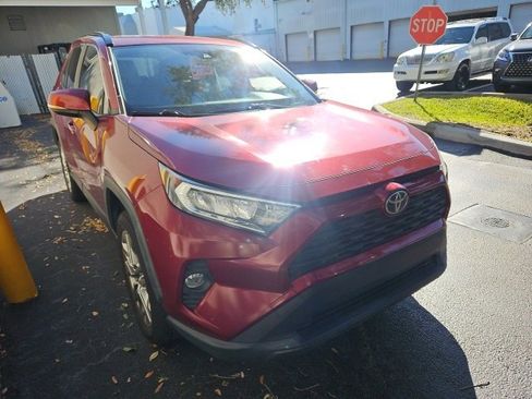 Used 2021 Toyota RAV4 XLE Premium image 1