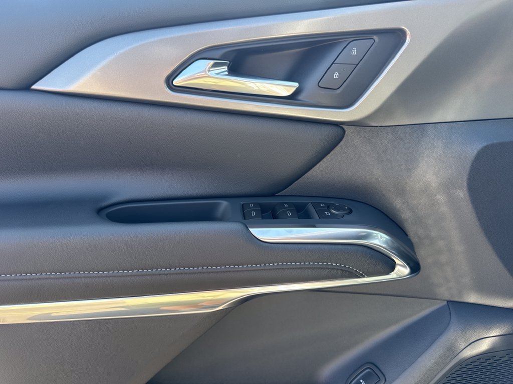New 2027 Chevrolet Traverse LT w/ LPO, Floor Liner Package FWD image 17