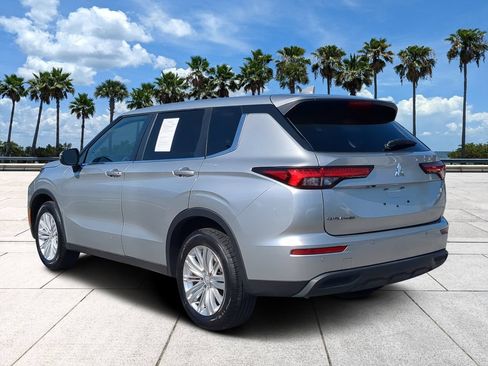 Used 2024 Mitsubishi Outlander ES FWD image 5