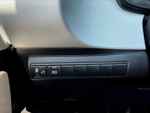 Used 2022 Toyota Corolla SE image 34
